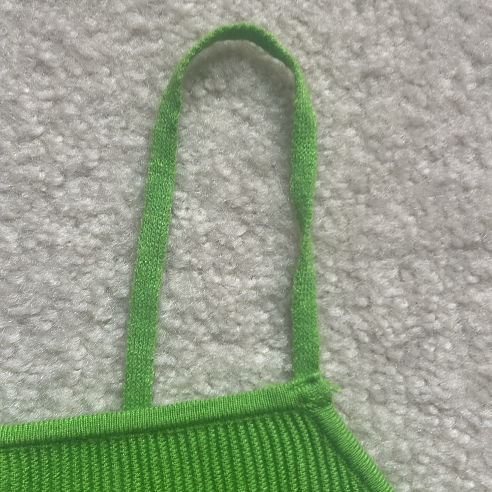 Kendall & Kylie Green Ribbed Crop Top - Picture 2 of 8